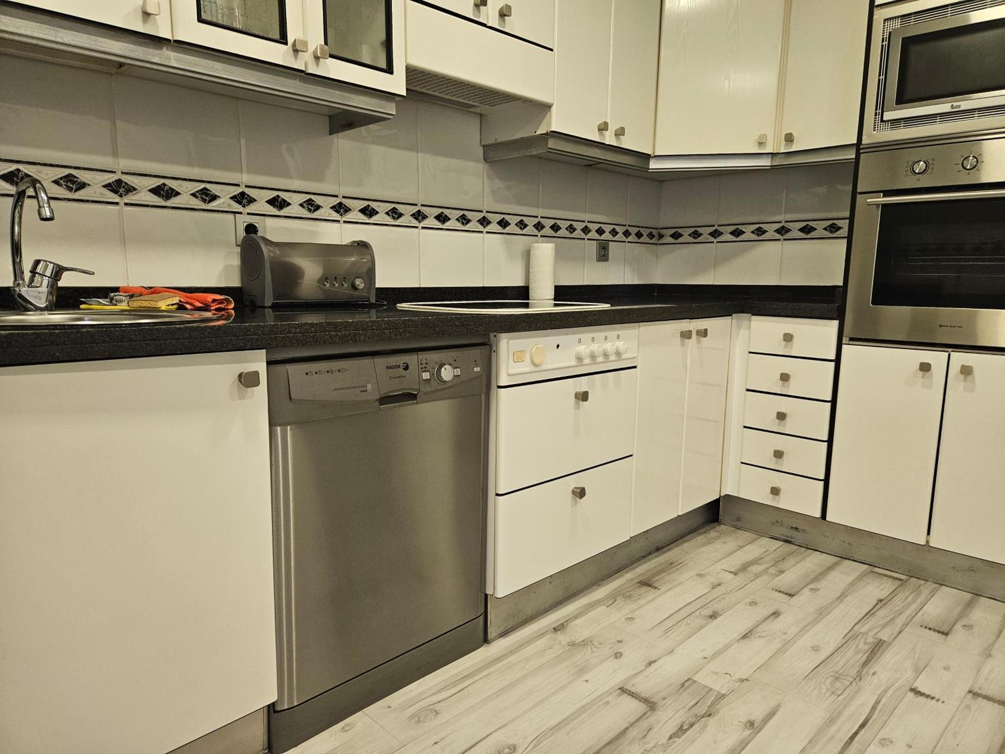 גיחון 127A Apartamento 3 Habitaciones Cerca De La Playa מראה חיצוני תמונה